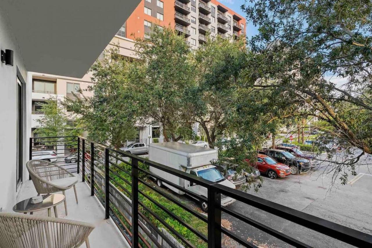 Pretty Rola 204 Upscale Spacious 1B1B Apt W King Bed At Downtown Ft Lauderdale فورت لودرديل المظهر الخارجي الصورة